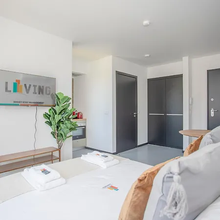 Liiiving In - Design
