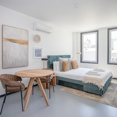 Liiiving In - Design
