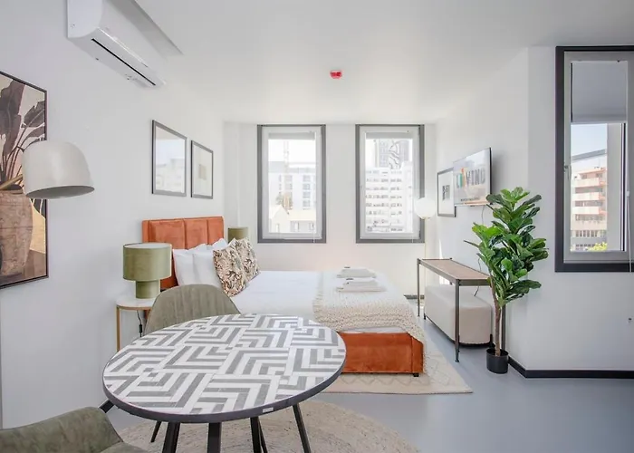 Liiiving In - Design